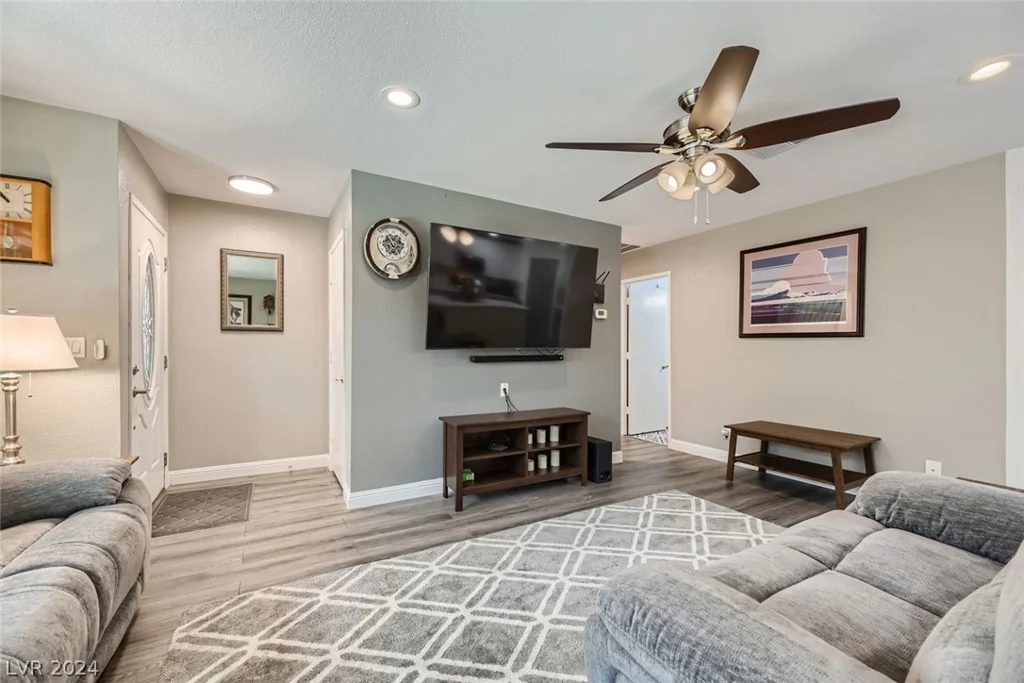 5102 Village, Las Vegas, NV 89142