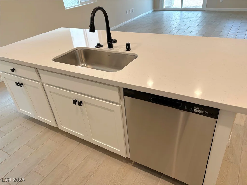 9880 Angel Valley, Las Vegas, NV 89178