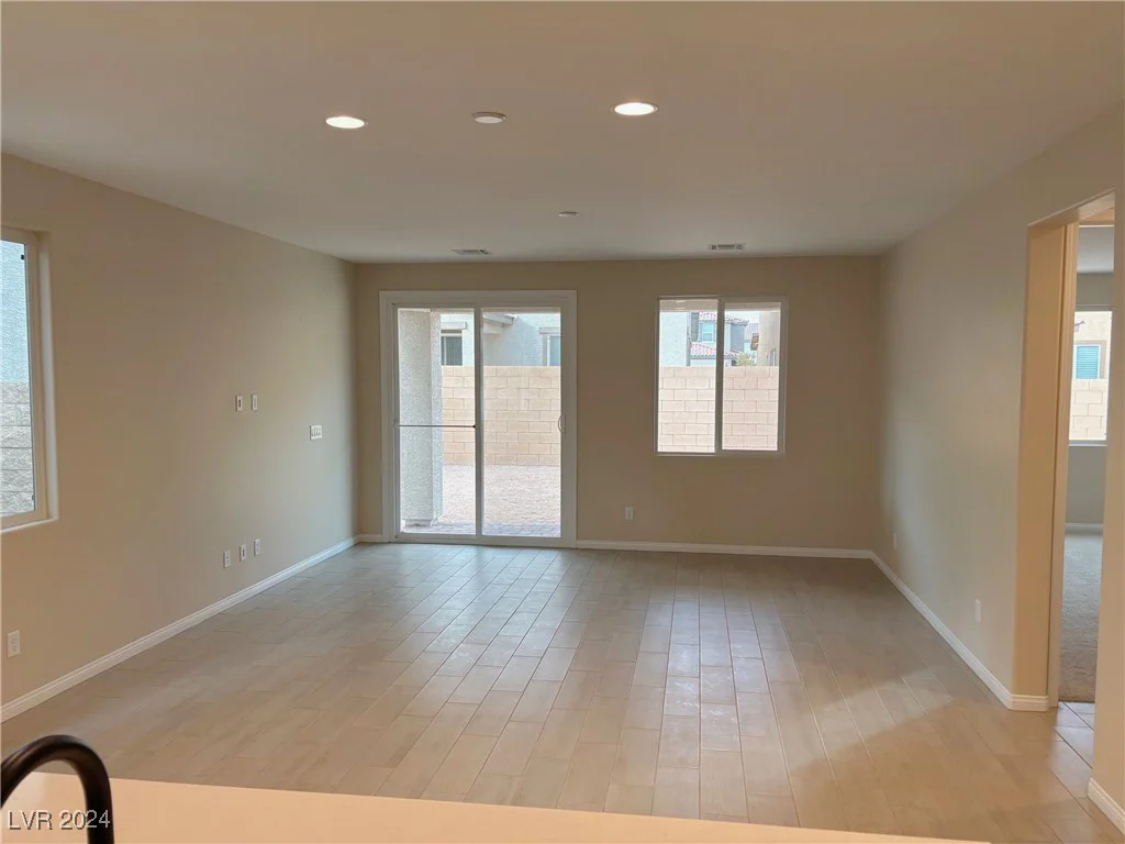9880 Angel Valley, Las Vegas, NV 89178