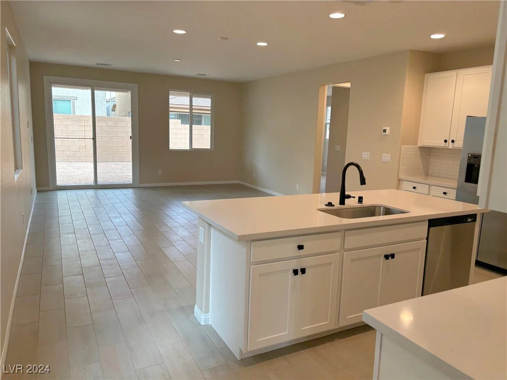9880 Angel Valley, Las Vegas, NV 89178