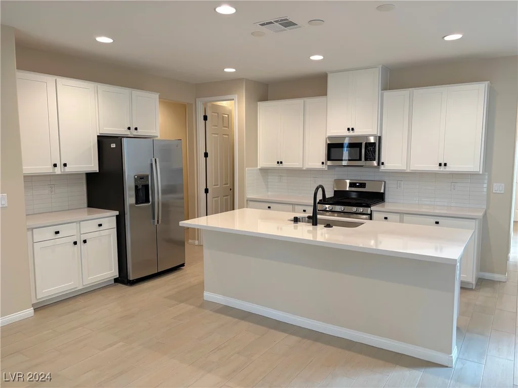 9880 Angel Valley, Las Vegas, NV 89178