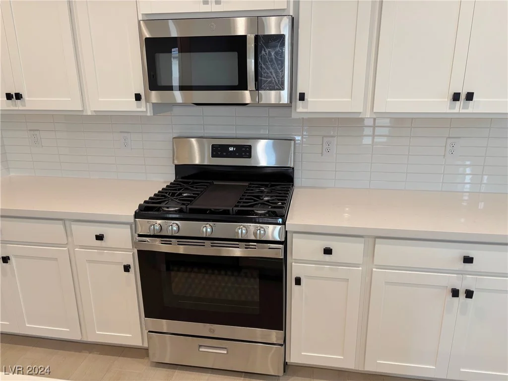 9880 Angel Valley, Las Vegas, NV 89178