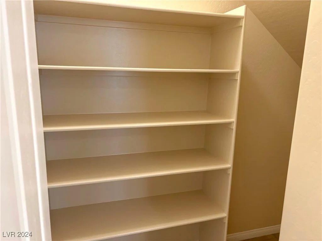 9880 Angel Valley, Las Vegas, NV 89178