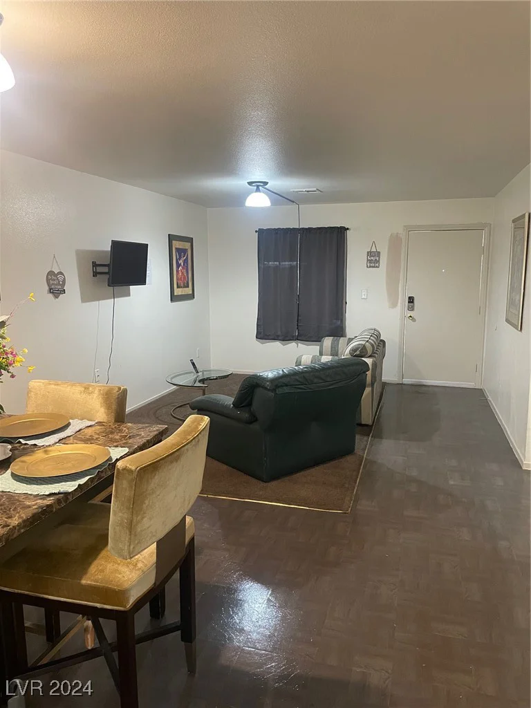 4664 Twain, Las Vegas, NV 89103