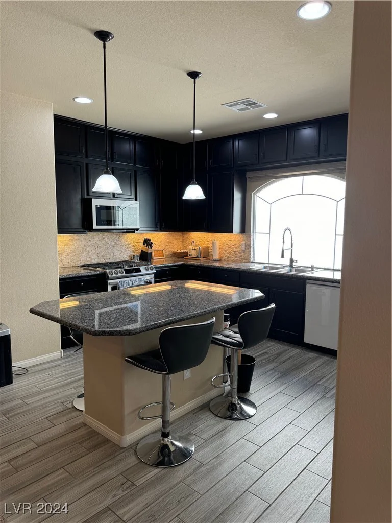6026 Montana Peak, Las Vegas, NV 89139