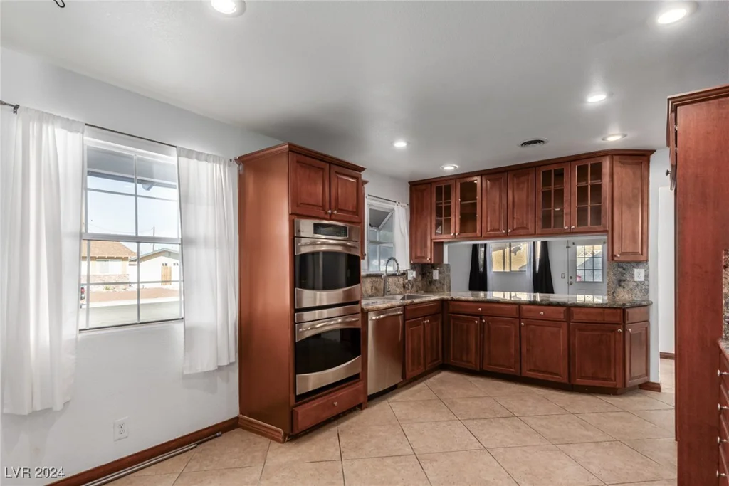 2100 Las Flores, Las Vegas, NV 89102