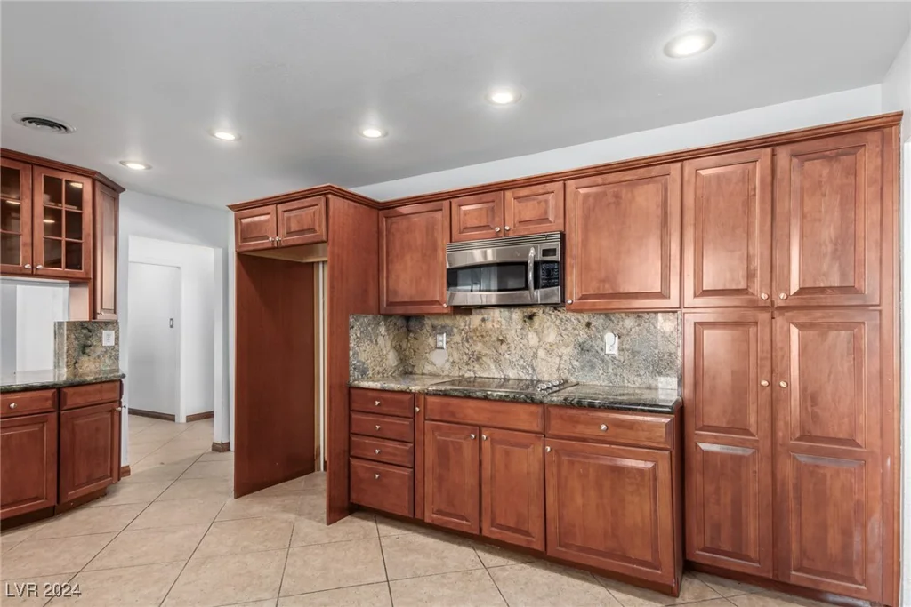 2100 Las Flores, Las Vegas, NV 89102