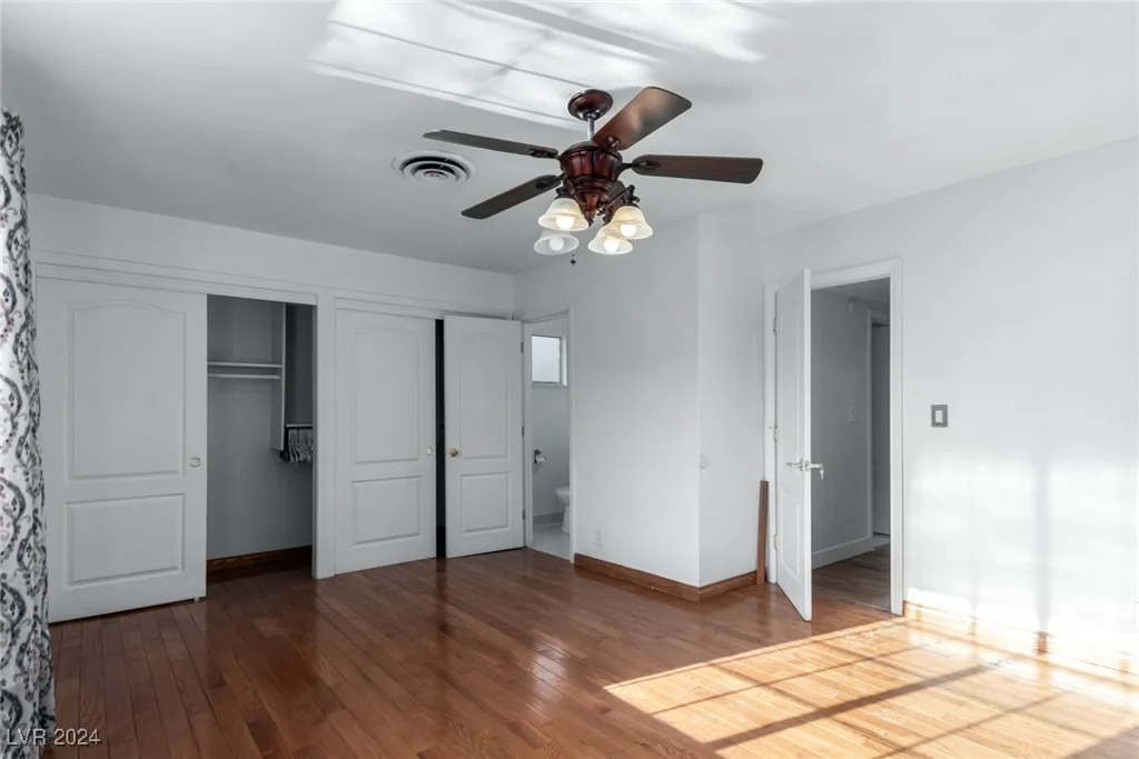 2100 Las Flores, Las Vegas, NV 89102
