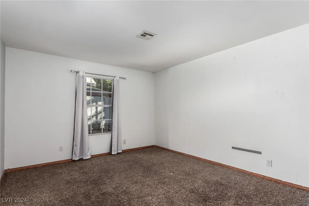 2100 Las Flores, Las Vegas, NV 89102
