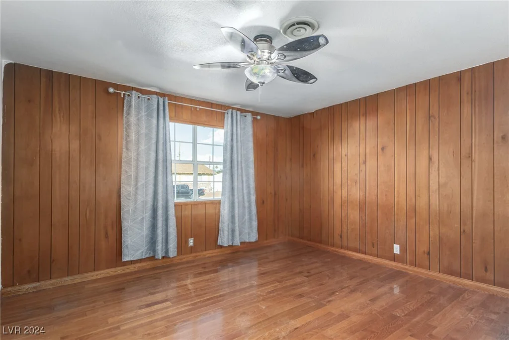 2100 Las Flores, Las Vegas, NV 89102