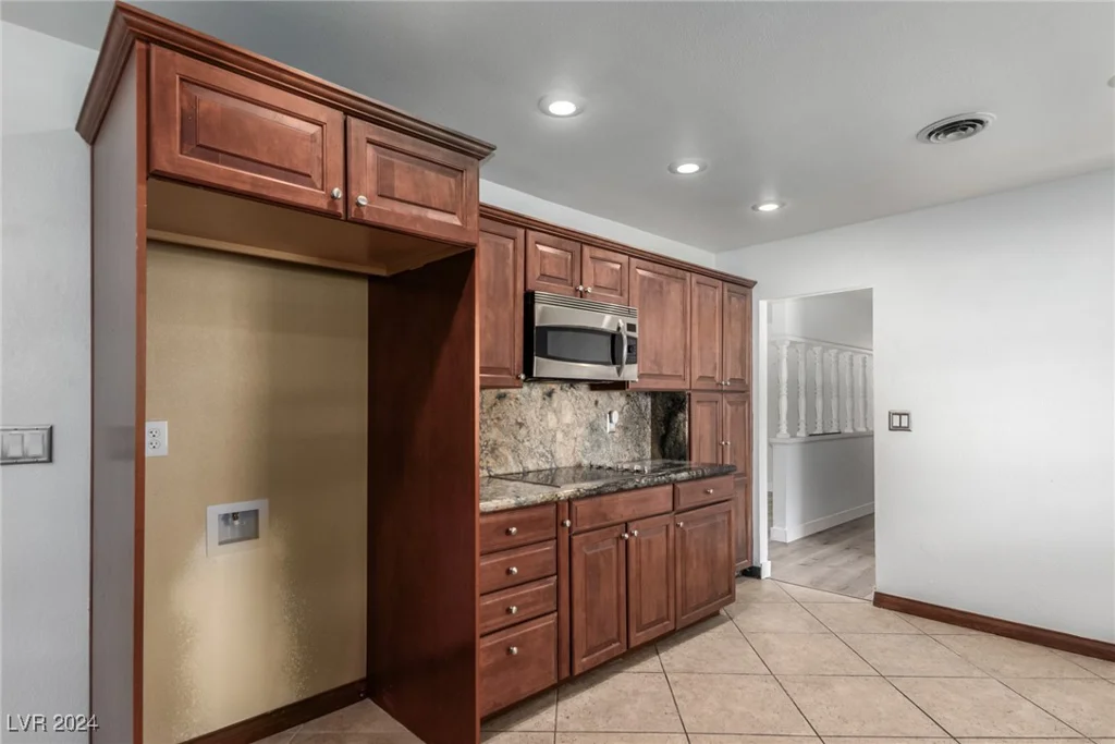 2100 Las Flores, Las Vegas, NV 89102