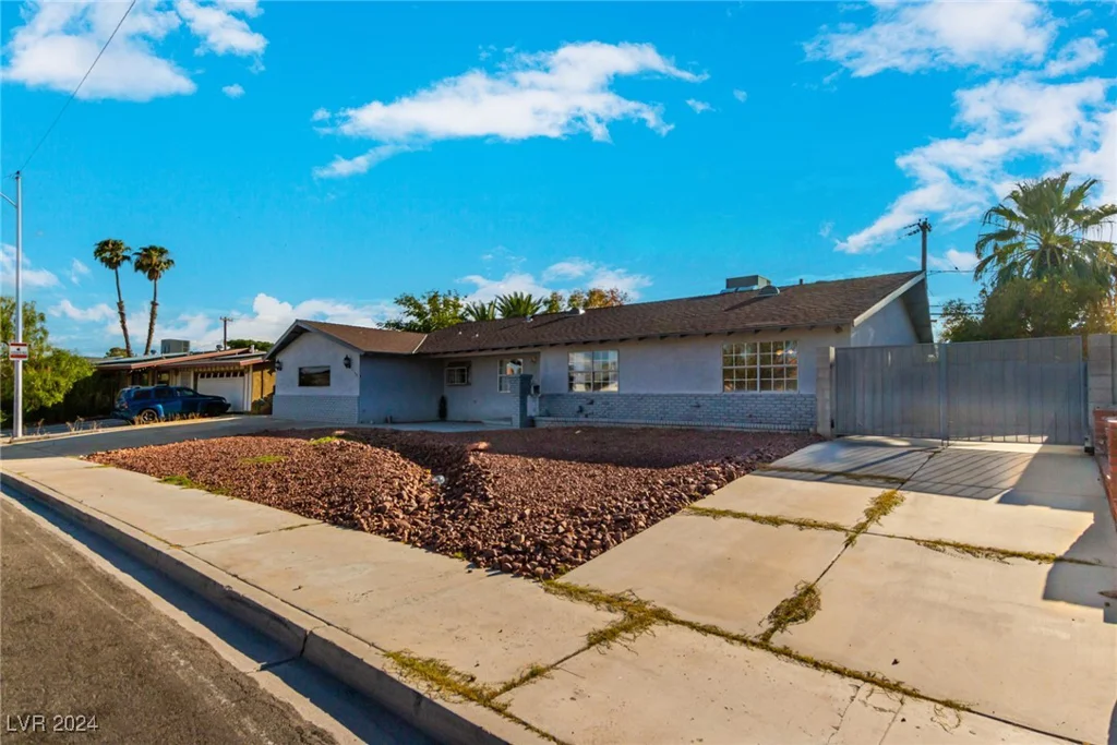 2100 Las Flores, Las Vegas, NV 89102