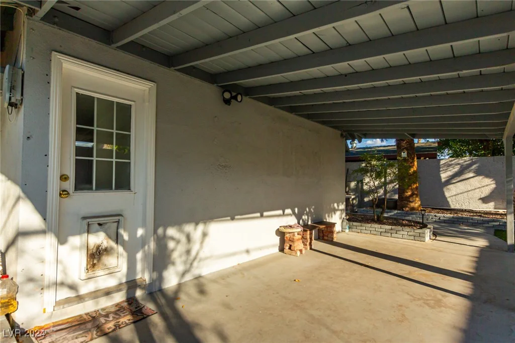 2100 Las Flores, Las Vegas, NV 89102