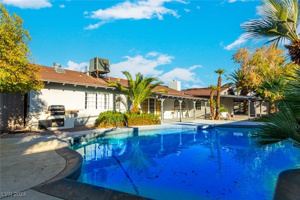 2100 Las Flores, Las Vegas, NV 89102