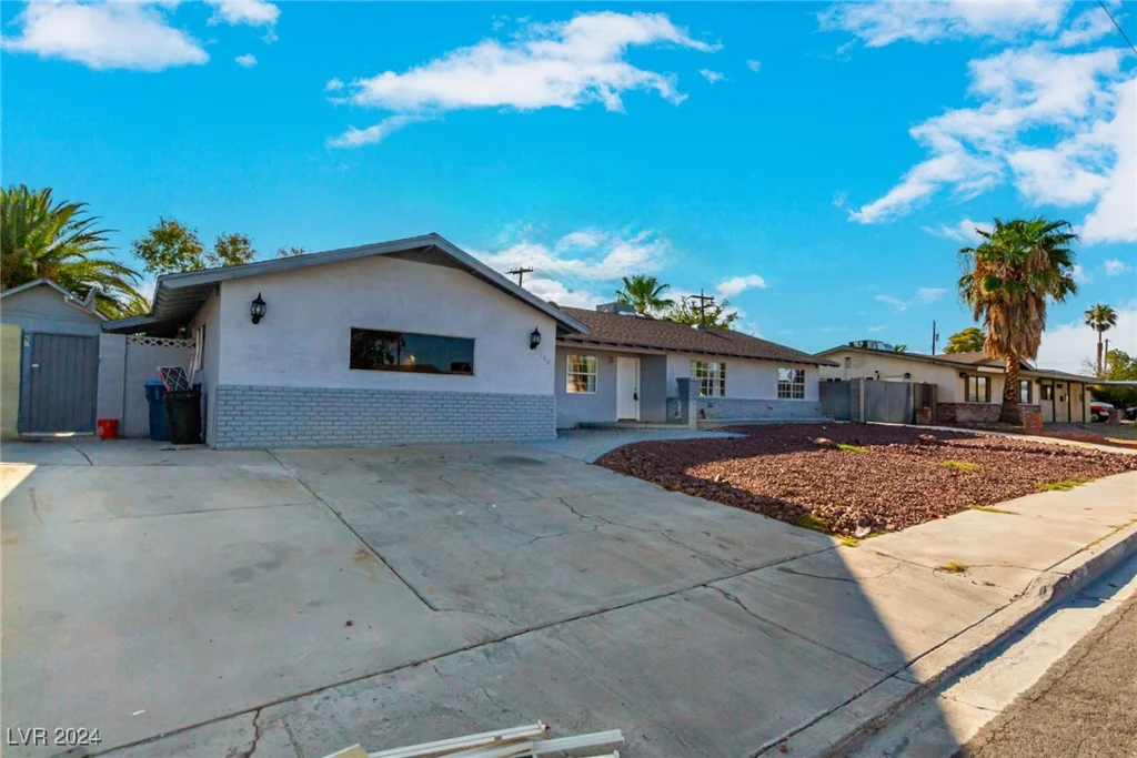 2100 Las Flores, Las Vegas, NV 89102