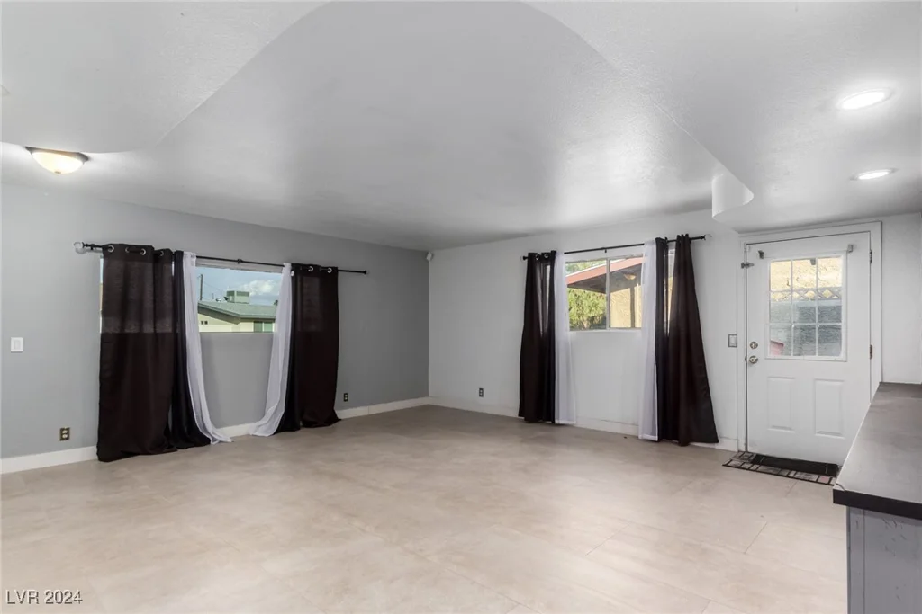 2100 Las Flores, Las Vegas, NV 89102