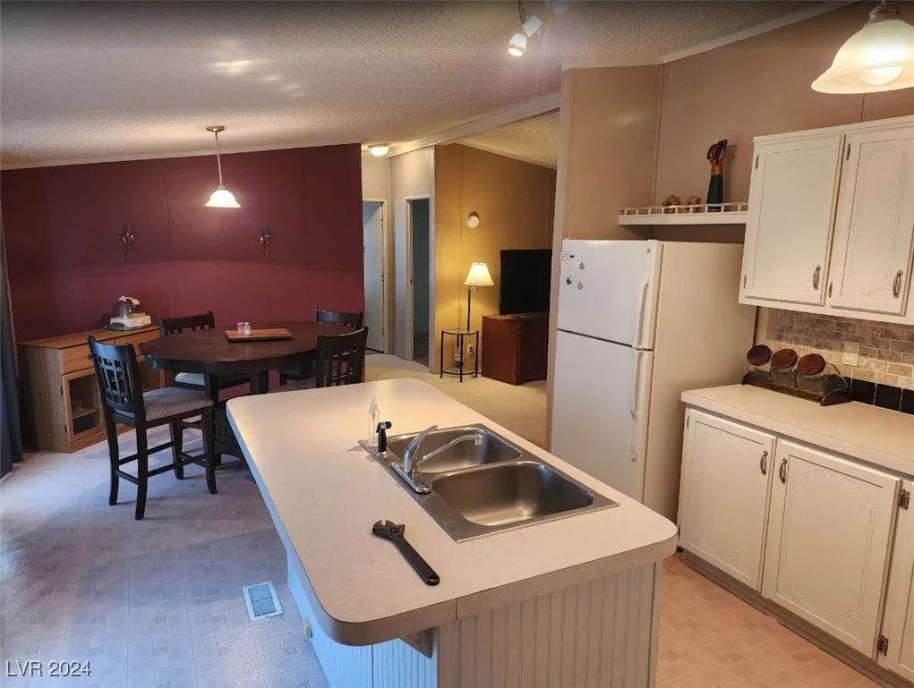 41 Zapata, Pahrump, NV 89048