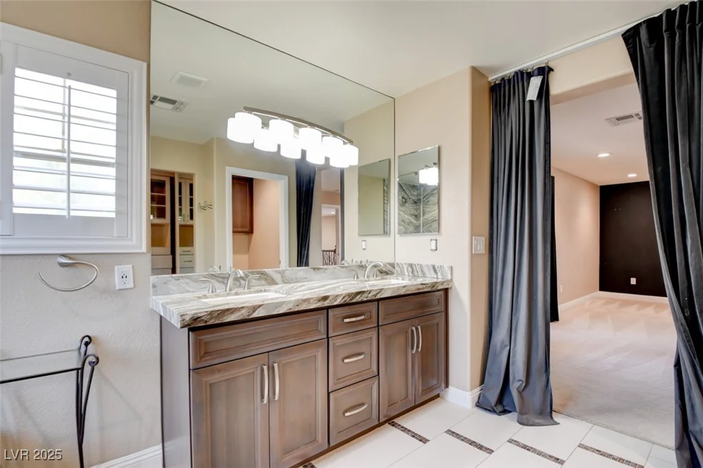 5301 Fairbranch, Las Vegas, NV 89135