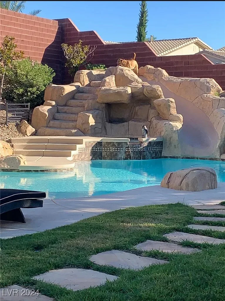 5301 Fairbranch, Las Vegas, NV 89135