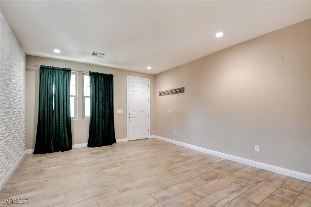 5301 Fairbranch, Las Vegas, NV 89135