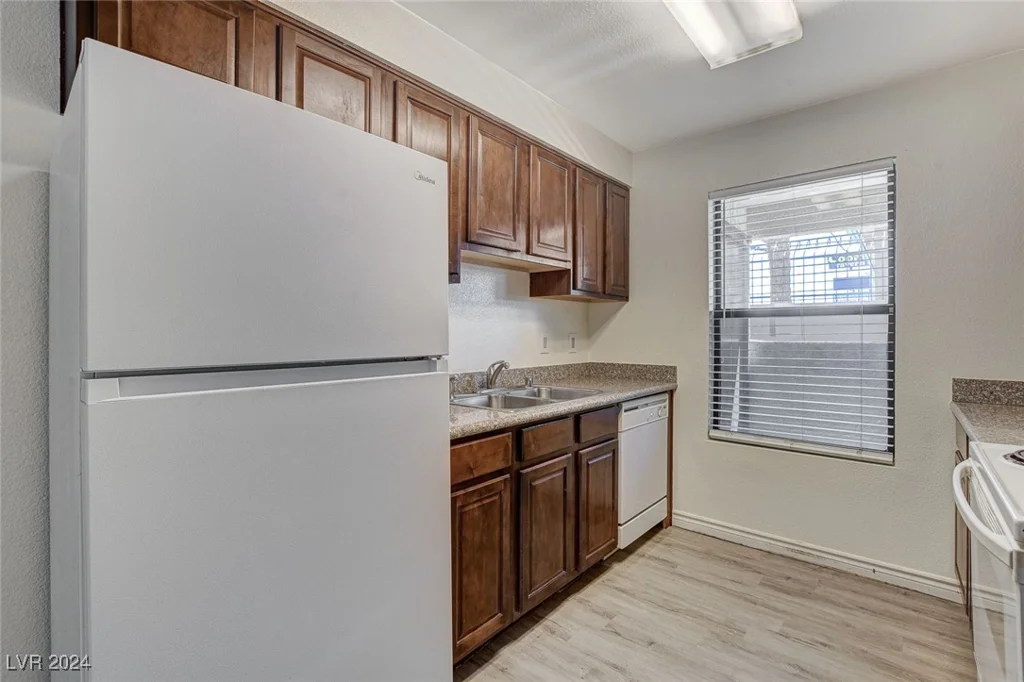 2451 Rainbow, Las Vegas, NV 89108
