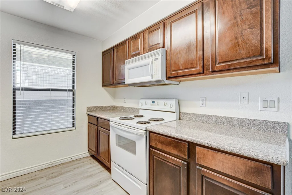 2451 Rainbow, Las Vegas, NV 89108