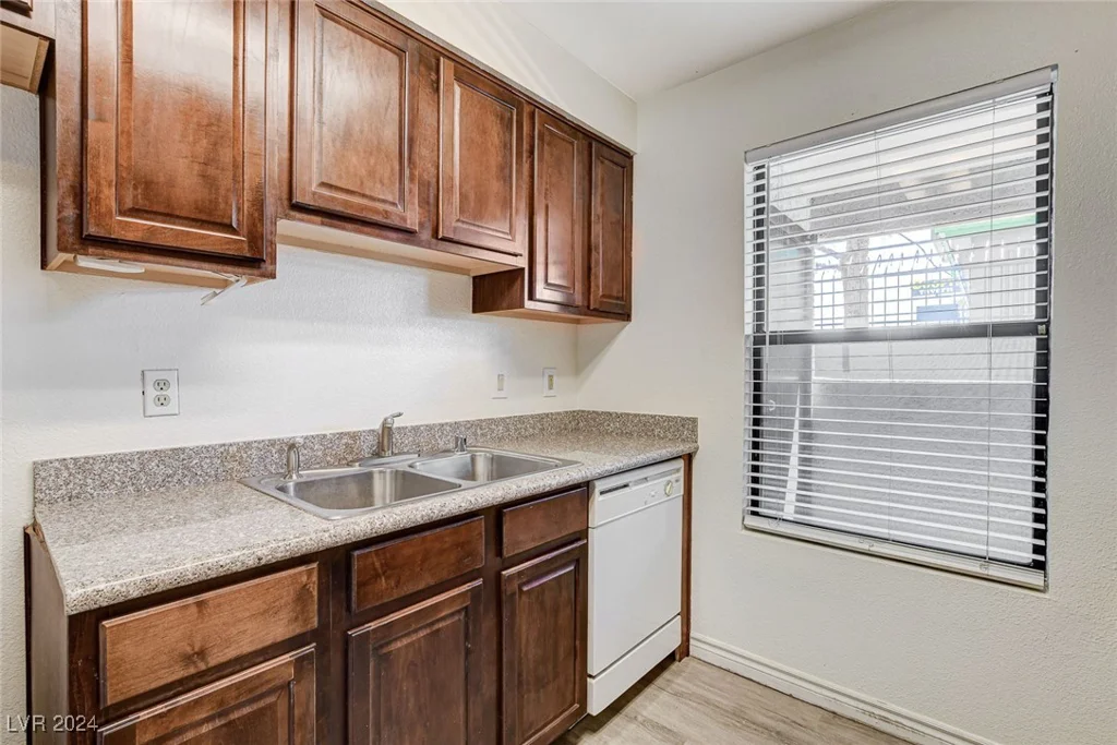 2451 Rainbow, Las Vegas, NV 89108