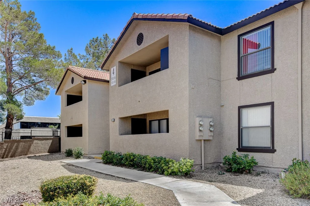 2451 Rainbow, Las Vegas, NV 89108