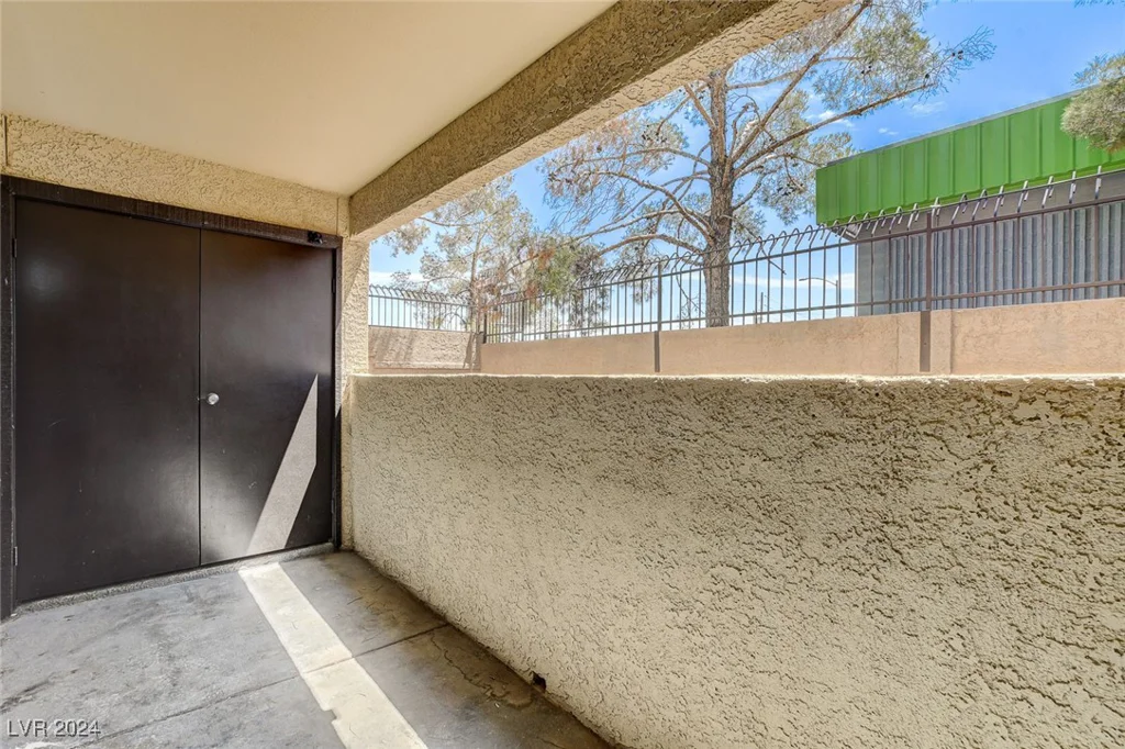 2451 Rainbow, Las Vegas, NV 89108