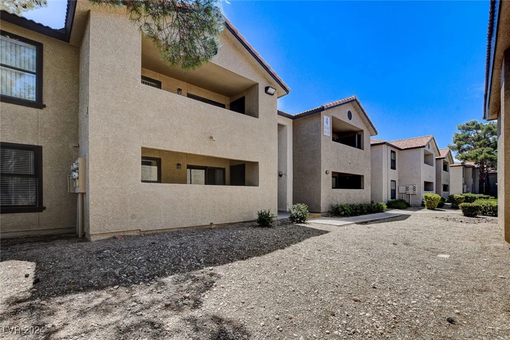 2451 Rainbow, Las Vegas, NV 89108
