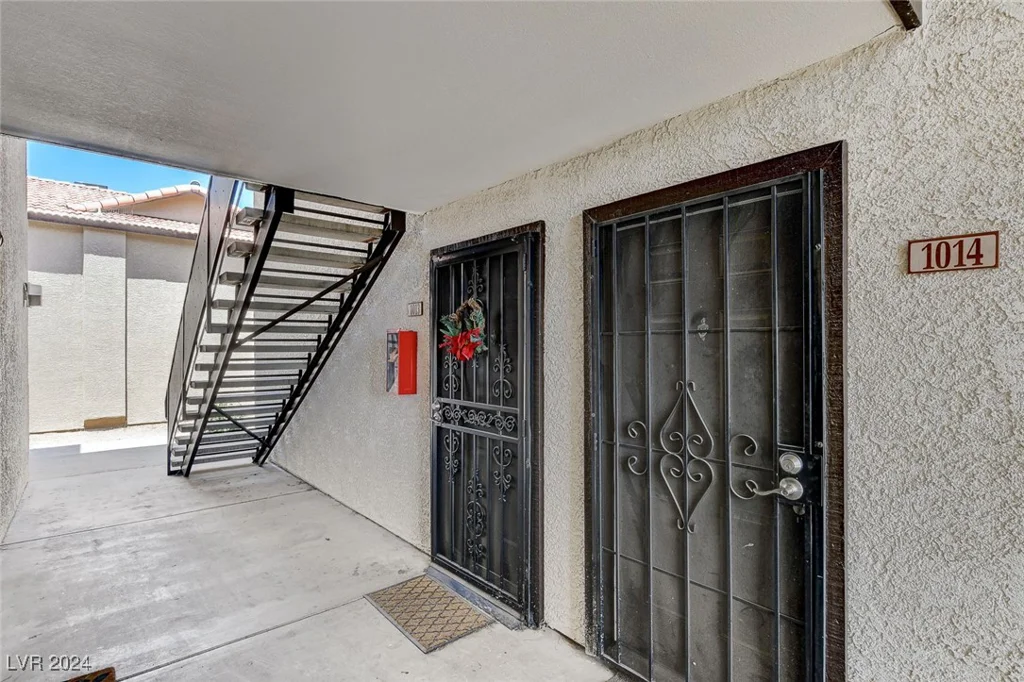 2451 Rainbow, Las Vegas, NV 89108