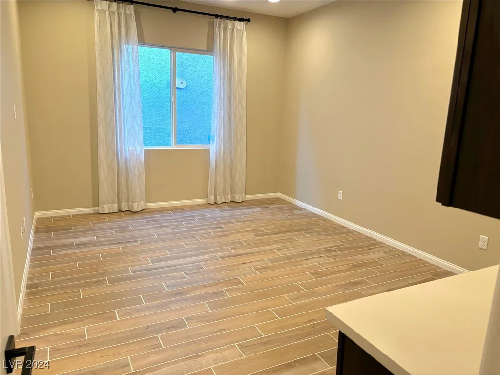 6483 Dove Point, Las Vegas, NV 89130