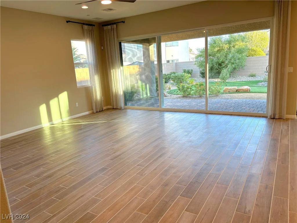 6483 Dove Point, Las Vegas, NV 89130