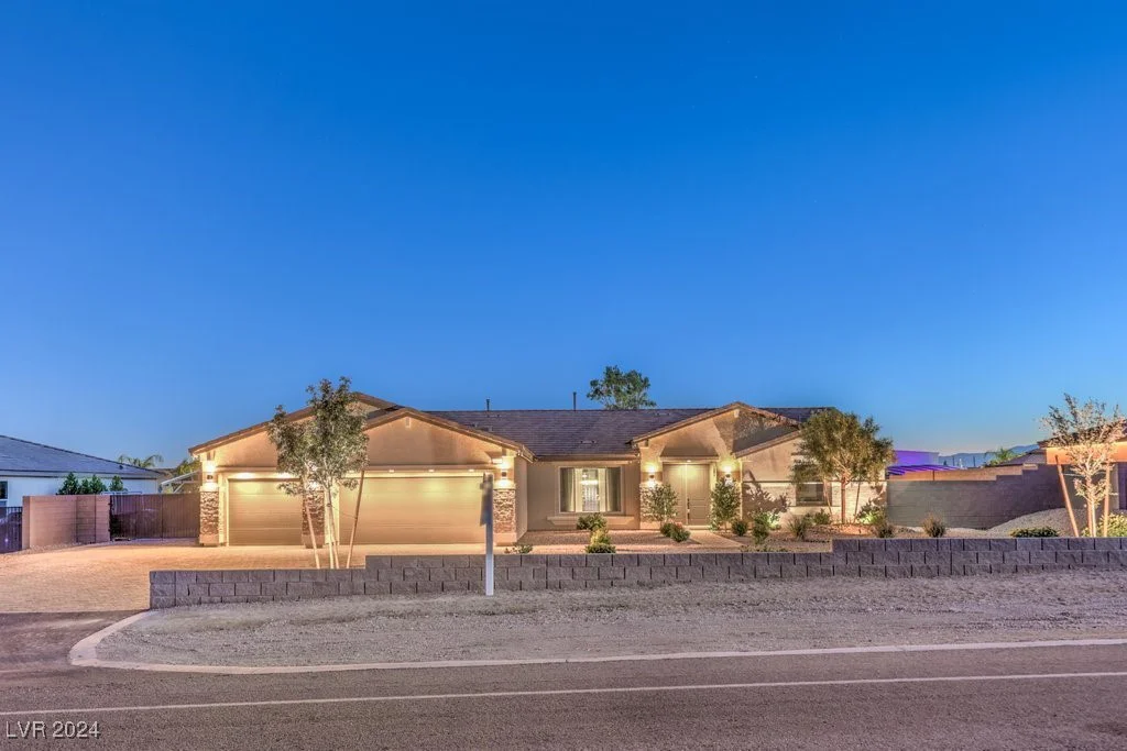 8931 Hammer, Las Vegas, NV 89149
