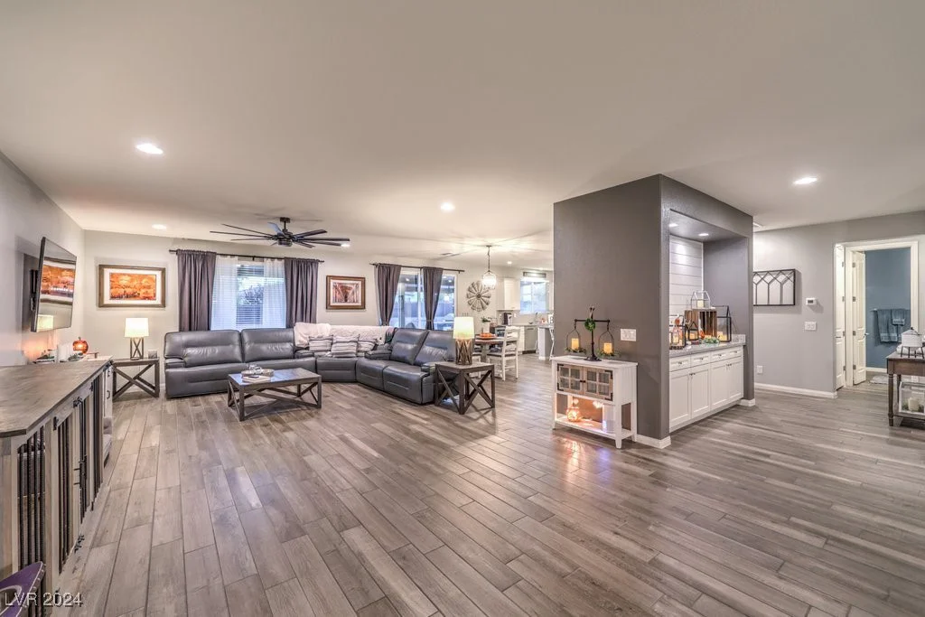 8931 Hammer, Las Vegas, NV 89149