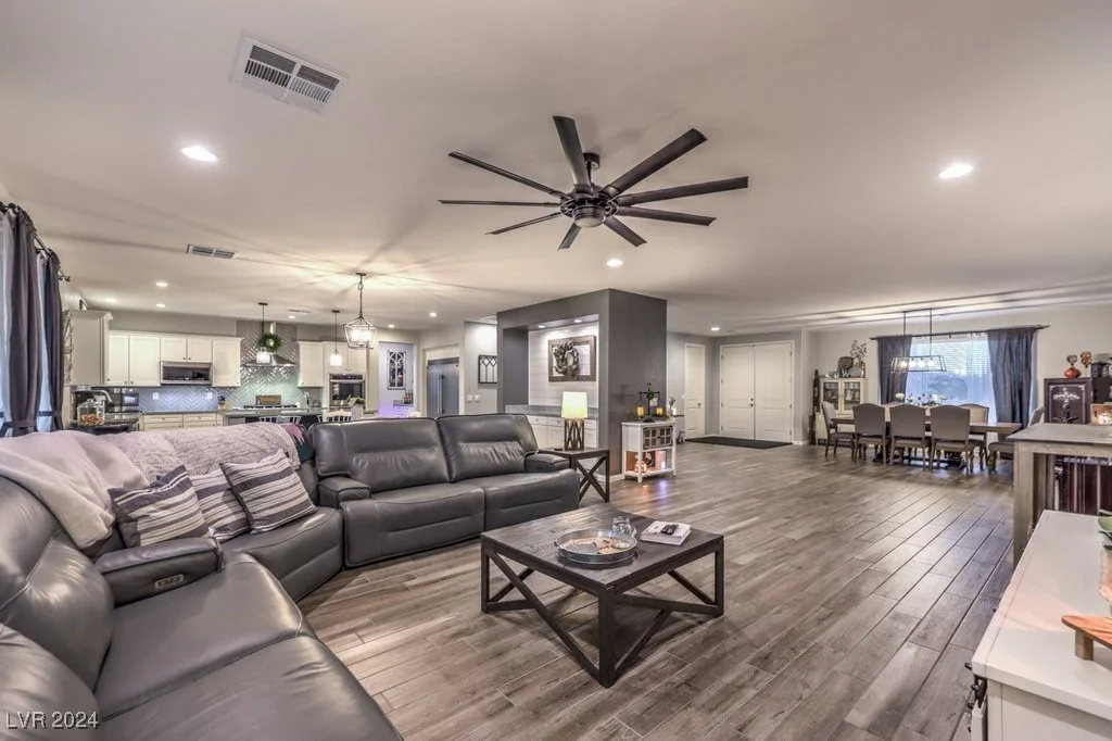 8931 Hammer, Las Vegas, NV 89149