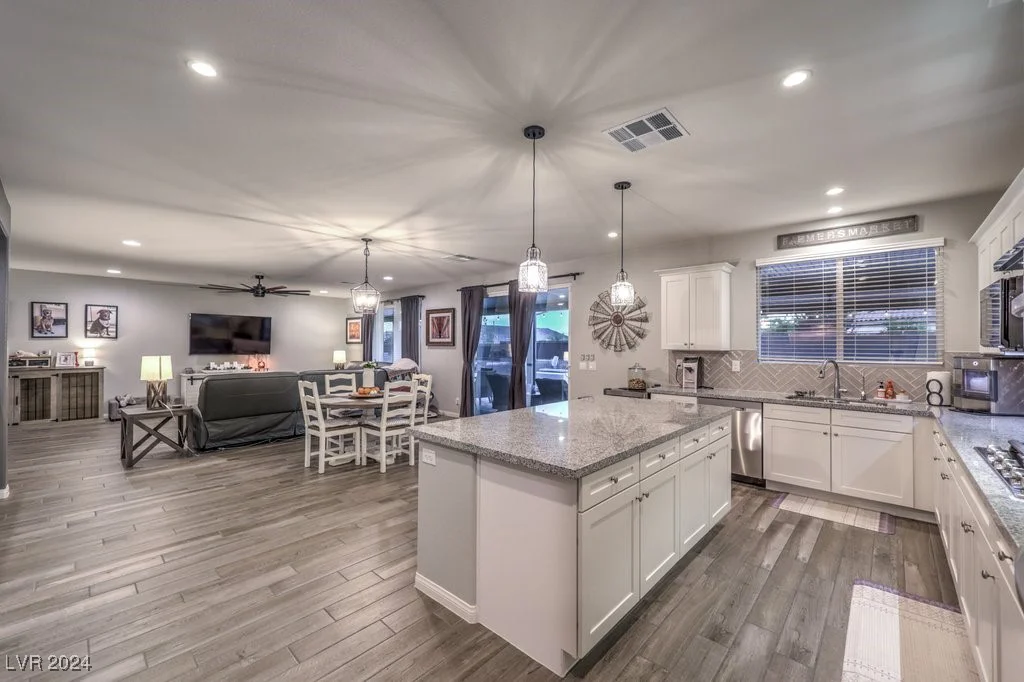 8931 Hammer, Las Vegas, NV 89149