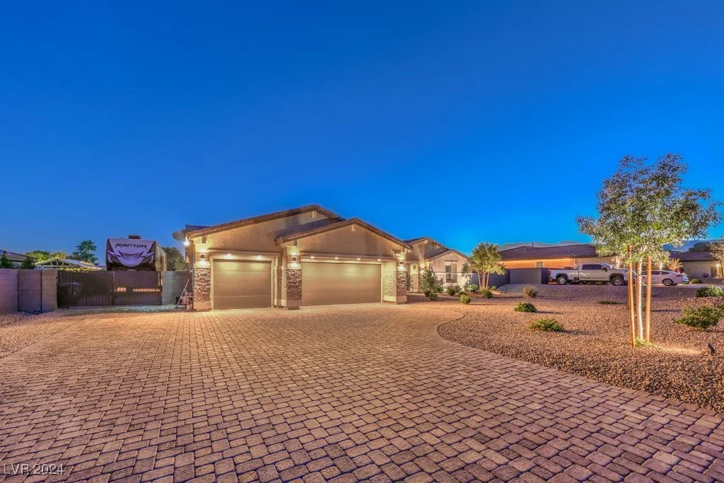 8931 Hammer, Las Vegas, NV 89149