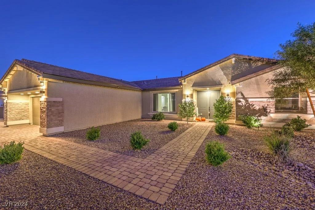 8931 Hammer, Las Vegas, NV 89149