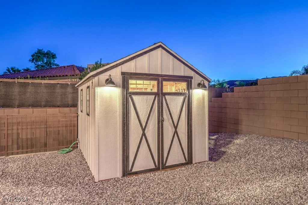 8931 Hammer, Las Vegas, NV 89149
