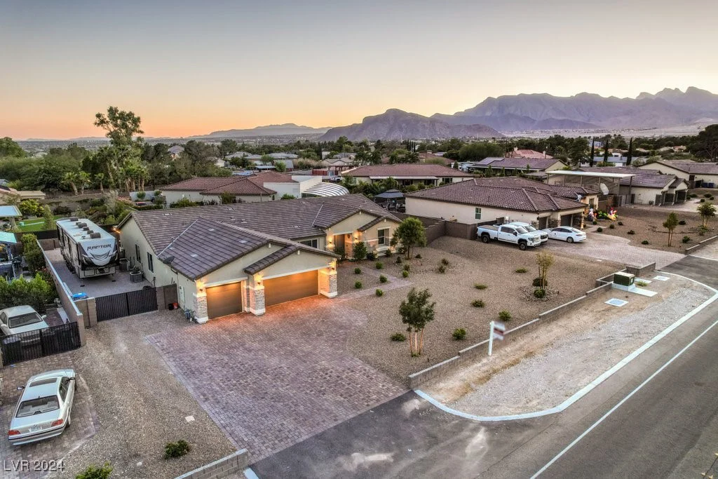 8931 Hammer, Las Vegas, NV 89149