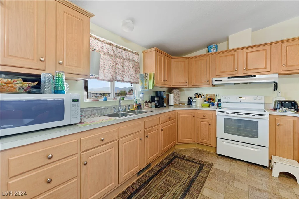 4640 Dyer, Pahrump, NV 89048