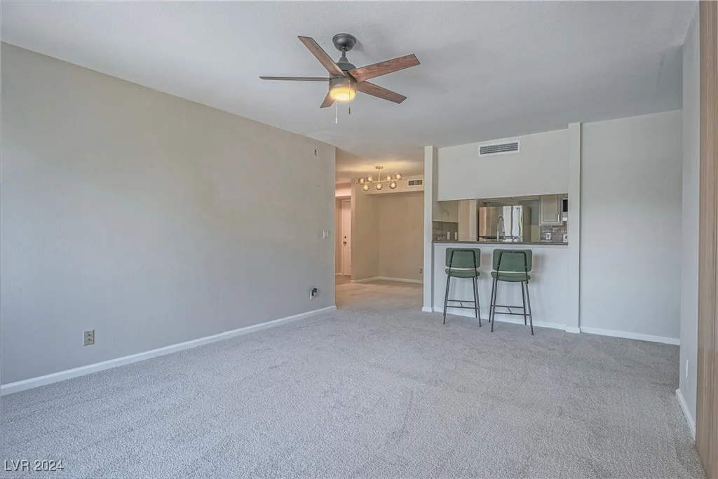 639 Oakmont, Las Vegas, NV 89109