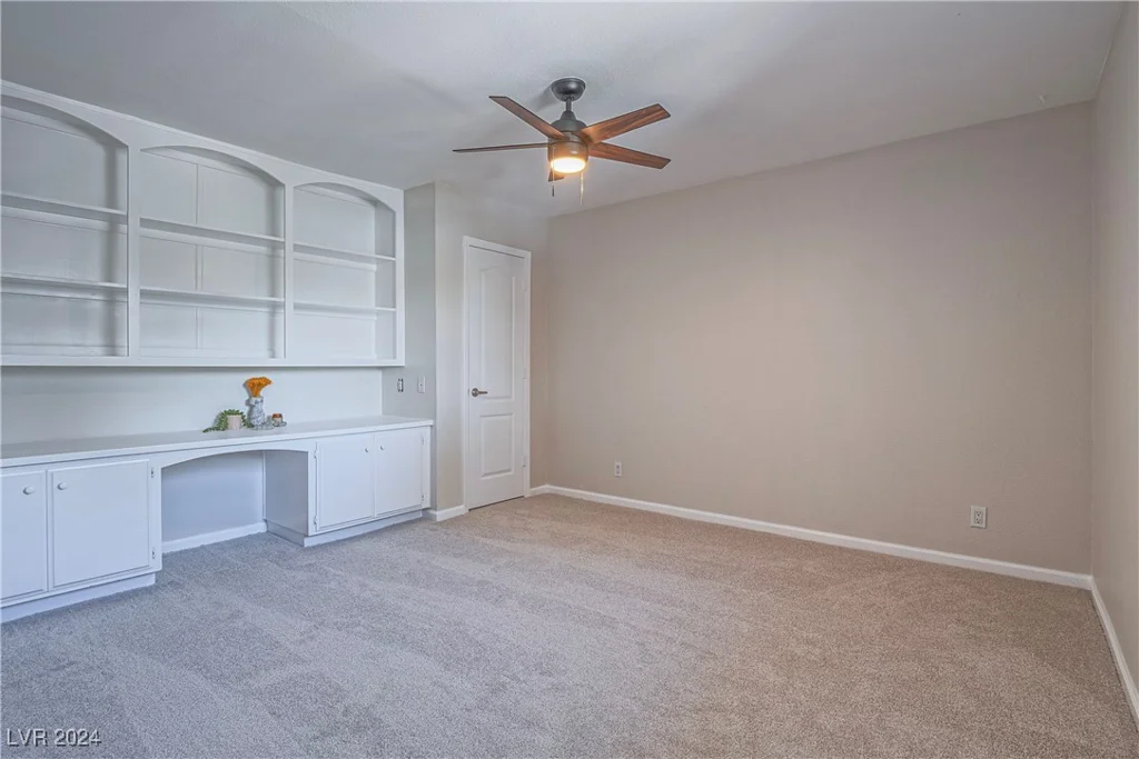 639 Oakmont, Las Vegas, NV 89109