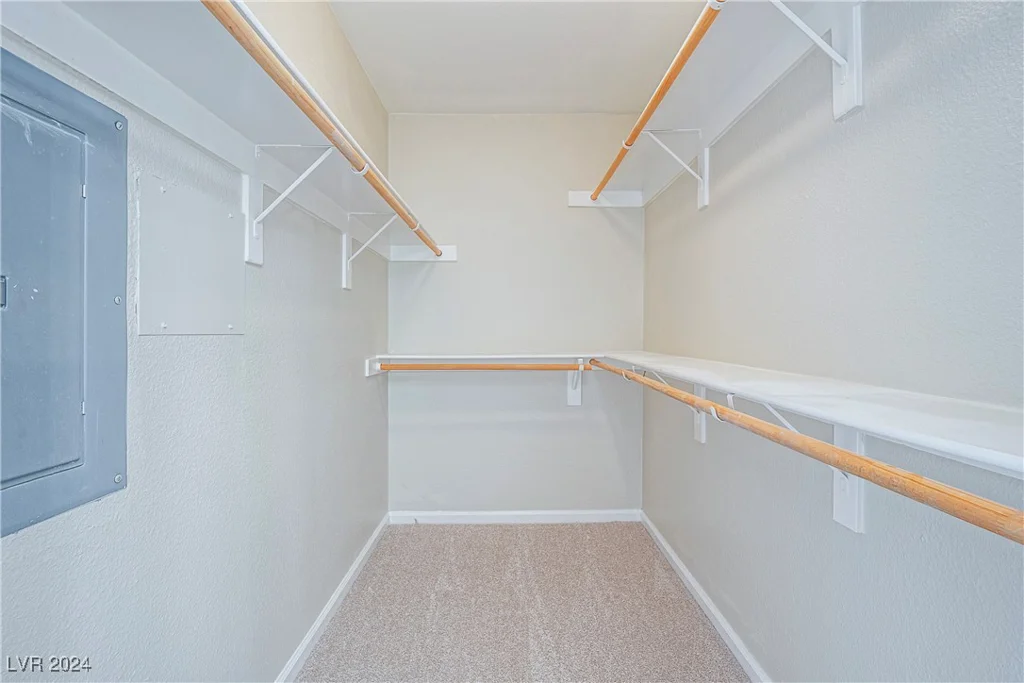 639 Oakmont, Las Vegas, NV 89109