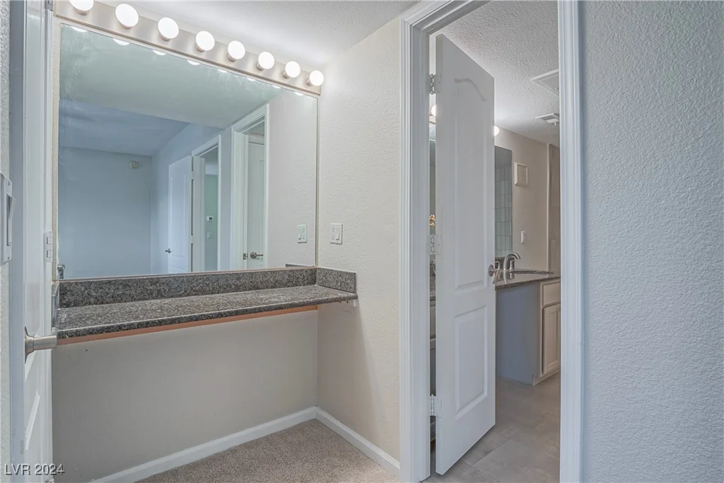 639 Oakmont, Las Vegas, NV 89109
