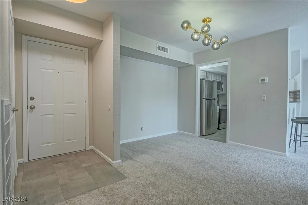 639 Oakmont, Las Vegas, NV 89109