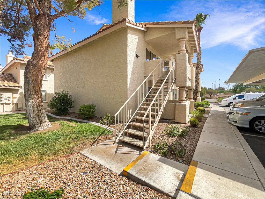 900 Boulder Springs, Las Vegas, NV 89128
