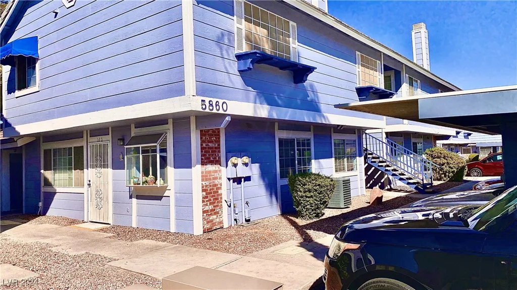 5860 Medallion, Las Vegas, NV 89122