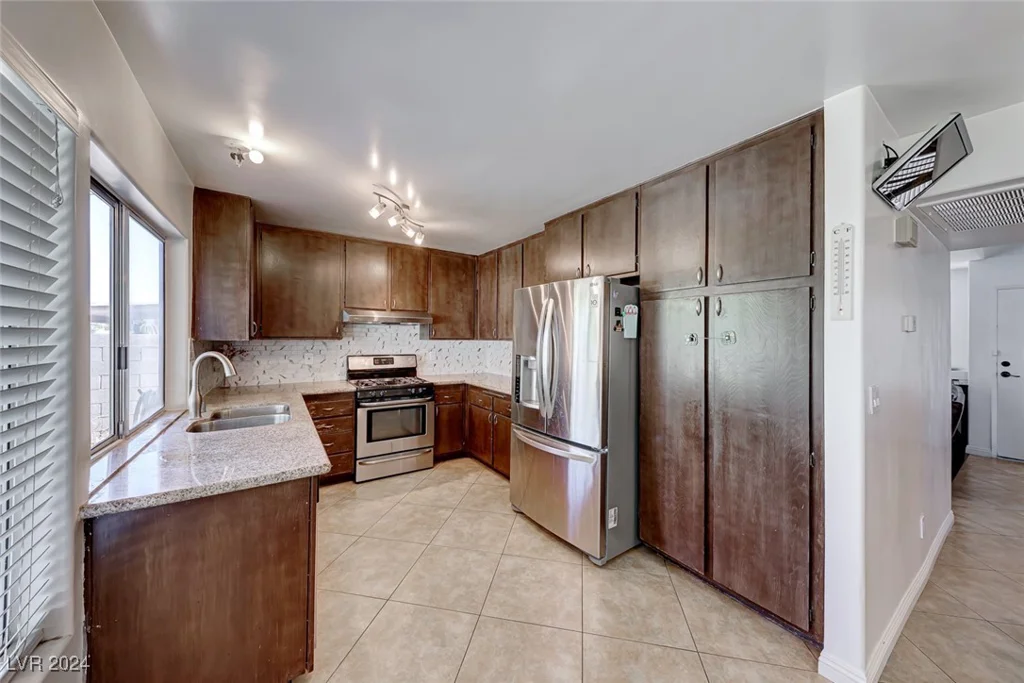 7244 Bridgeview, Las Vegas, NV 89147